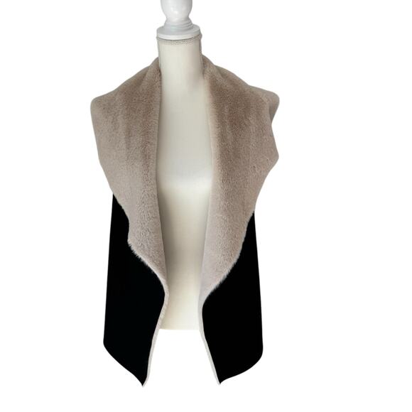 Twelfth Love Jackets & Blazers - TWELFTH LOVE Sweater Vest Womens Medium Cream Black Faux Suede
